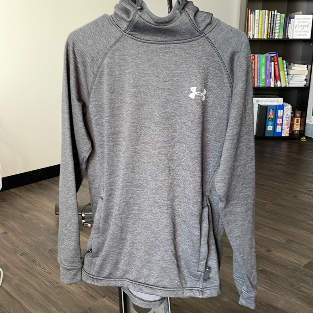 Medium under Armour cold gear sweatshirt